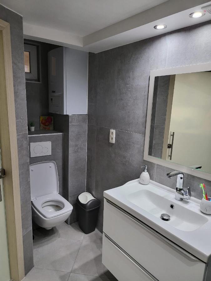 Ferienwohnung Duplex Elegant Situe A 1Min De La Gare Du Nord Brüssel Exterior foto